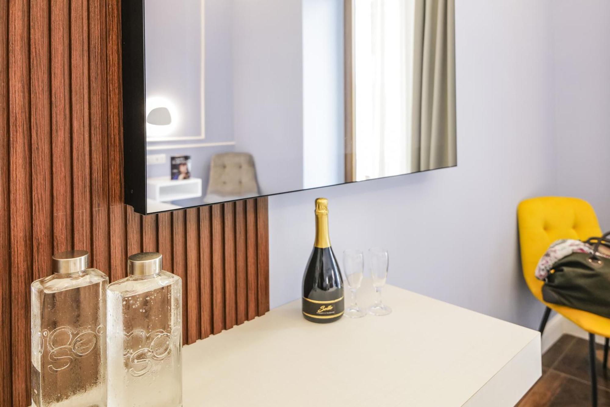 Cafe Latino Suites ซอร์เรนโต ภายนอก รูปภาพ